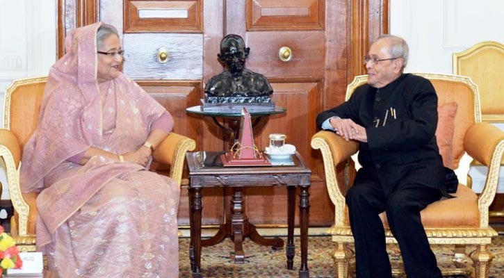 প্রধানমন্ত্রী শেখ হাসিনার সঙ্গে ভারতের সাবেক রাষ্ট্রপতি প্রণব মুখার্জির সৌজন্য সাক্ষাৎ।।