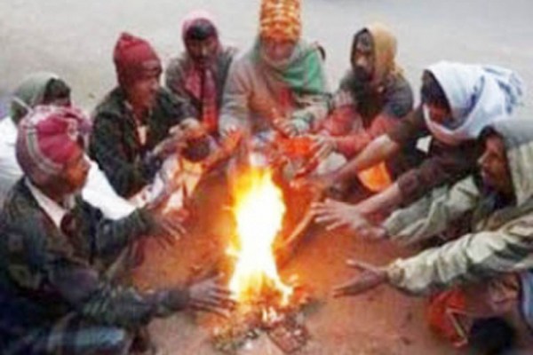 প্রচণ্ড শীতে আগুন পোহাতে গিয়ে রংপুর অঞ্চলে দগ্ধ আরো তিনজনের মৃত্যু।।