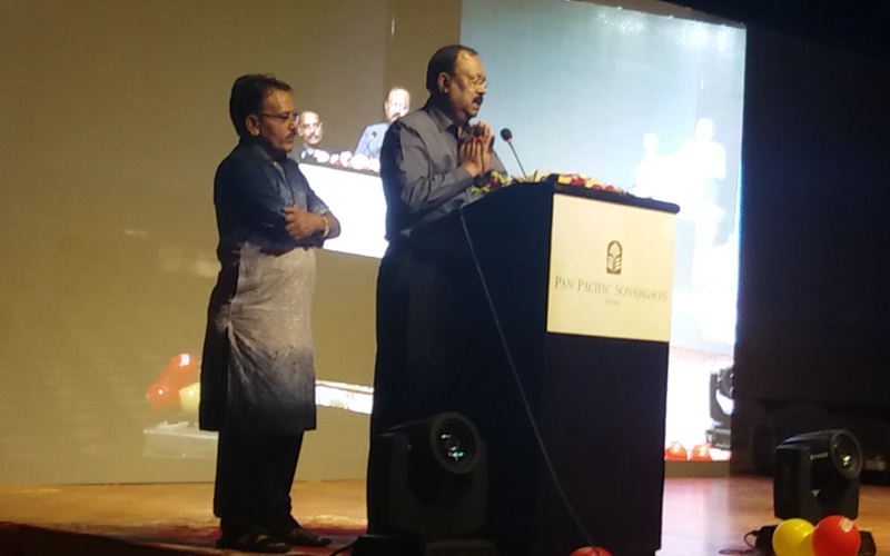 হাতজোড় করে তথ্যমন্ত্রীর কাছে বাংলাদেশের চলচ্চিত্র সংকটের সমাধান চাইলেন কাজী হায়াত