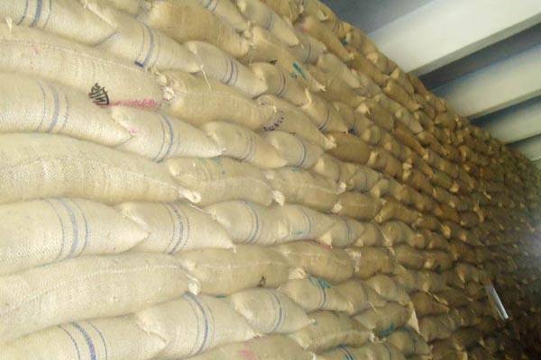 সরকারি নানা তৎপরতায় অবশেষে চালের দাম নিন্মমুখি ...      