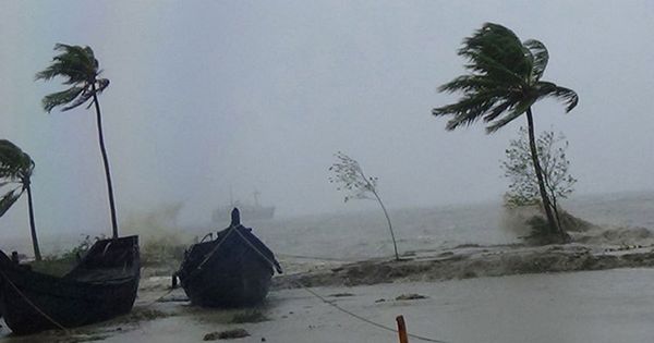 বৈরী আবহাওয়ায় সমুদ্রবন্দরগুলোকে ৩ নম্বর সতর্কতা সংকেত।।   