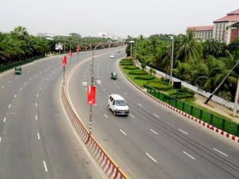 রাজধানীতে ডিএমপি লেখা গাড়িতে ছিনতাইকারী ।। র‌্যাবের সঙ্গে গোলাগুলি, অত:পর আটক   