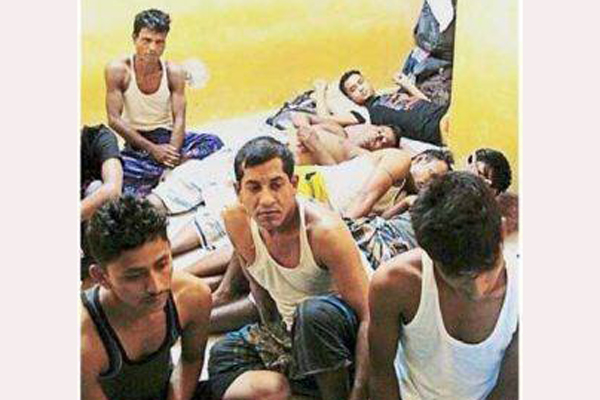 মালয়েশিয়ায় পাচারকারীদের হাত থেকে ১৪ বাংলাদেশিসহ ১১৩জন গ্রেফতার ।।