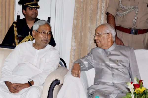 বিহারের নতুন চমক দিলেন নীতীশ কুমার ।। আকস্মিক জোট সরকার ভেঙে দিয়ে রাতেই ইস্তফা দিলেন মুখ্যমন্ত্রী   