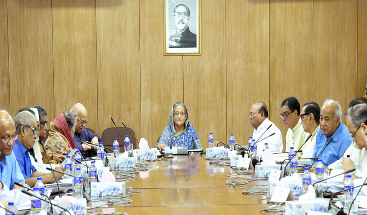 চার বছর করা হচ্ছে সেনা,নৌ ও বিমান বাহিনী প্রধানদের চাকুরীর মেয়াদ।।   