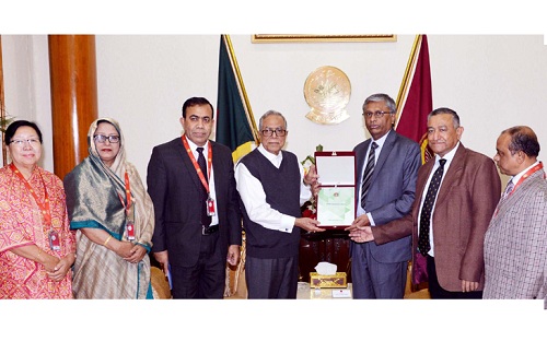 আস্থা অর্জনে মানবাধিকার কমিশনের প্রতি আহ্বান জানিয়েছেন রাষ্ট্রপতি আবদুল হামিদ।   
