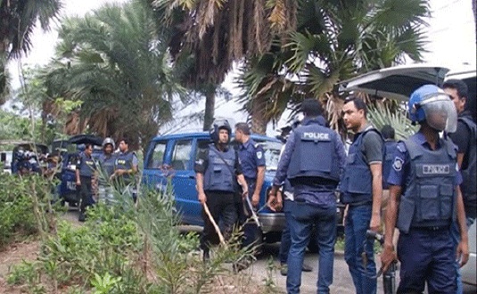 নাটোরের দিঘাপতিয়ায় জঙ্গি আস্তানা সন্দেহে অভিযান, আটক ৪।।