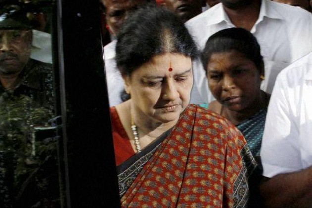 স্বামীকে দেখতে ৫ দিনের প্যারোলে ছাড়া পেলেন জয়ললিতার উত্তরসূরি ভি কে শশীকলা