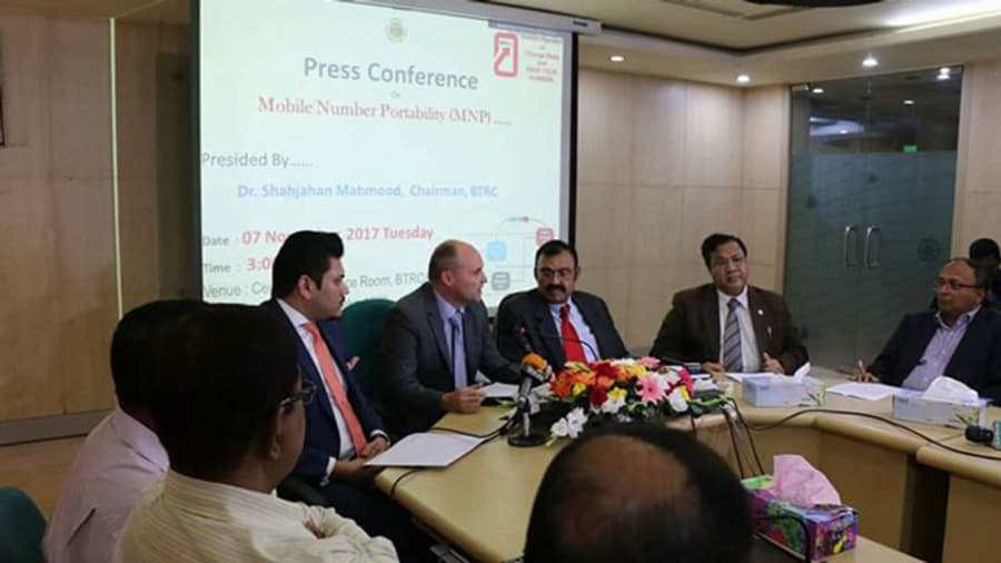 মোবাইল নম্বর ঠিক রেখে অপারেটর পরিবর্তনের সুযোগ পেতে যাচ্ছেন বাংলাদেশের গ্রাহকরা      
