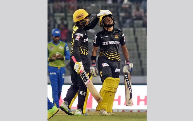 বিপিএলে সিলেট সিক্সার্সকে সাত উইকেটে হেসেখেলে হারিয়েছে রাজশাহী কিংস।   