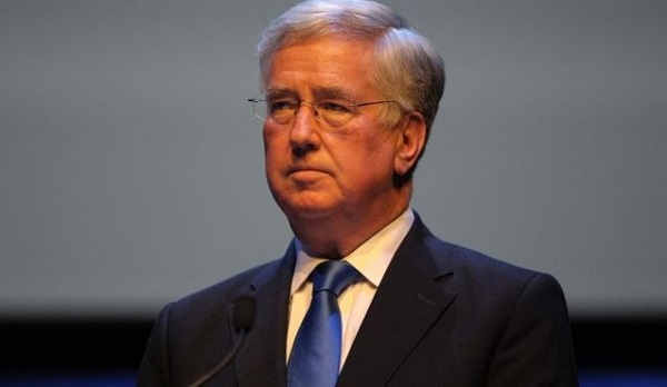 ব্যক্তিগত কারন দেখিয়ে ব্রিটিশ প্রতিরক্ষামন্ত্রী মাইকেল ফ্যালনের পদত্যাগ