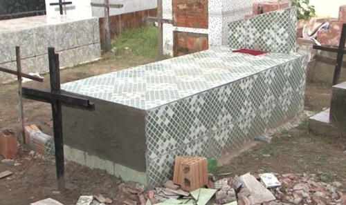 মৃত ভেবে সমাহিত, ১১ দিন কবরে জীবিত নারী