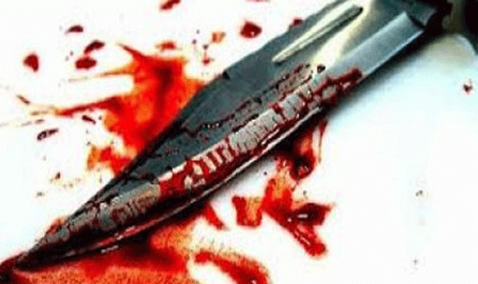 নওগাঁয় সাবেক এক উপজেলা চেয়ারম্যানের স্ত্রীকে গলাকেটে হত্যা ।   