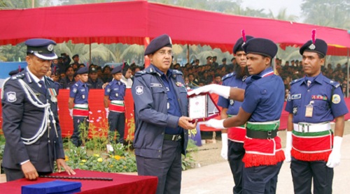 পুলিশকে স্বচ্ছতা ও জবাবদিহিতার সাথে পুলিশ দায়িত্ব পালনের আহ্বান জানালেন অতিরিক্ত আইজিপি মোখলেসুর রহমান   