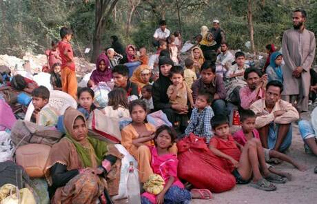 রোহিঙ্গাদের ওপর হামলা বন্ধ না হলে ঢাকার মিয়ানমার দূতাবাস ঘেরাও করার হুমকি