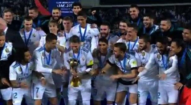 ভাল পরফর্মেন্সের জন্য রিয়াল মাদ্রিদের প্রত্যেক ফুটবলারকে দুই মিলিয়ন ইউরো বোনাস দেয়ার ঘোষণা ।   