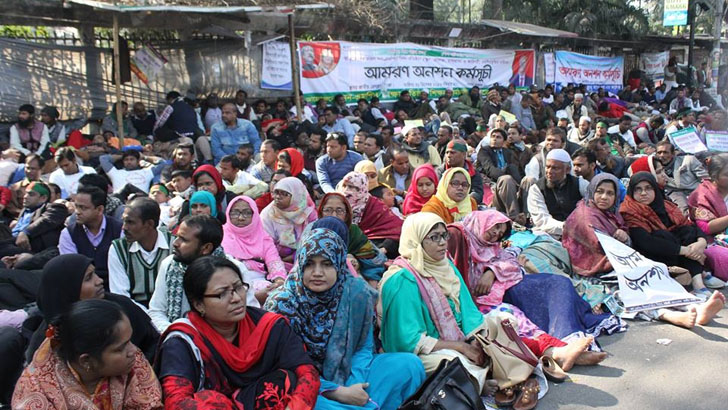 প্রধানমন্ত্রী শেখ হাসিনার আশ্বাসে নন-এমপিওভুক্ত শিক্ষকদের আমরণ অনশন প্রত্যাহার।।