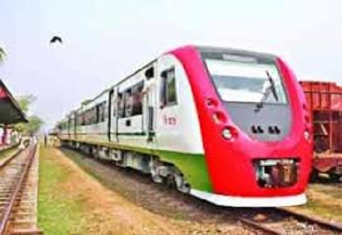 ব্রাহ্মণবাড়িয়া থেকে ঢাকাগামী তিতাস কমিউটার ট্রেন বন্ধ ।। যাত্রী ভোগান্তি