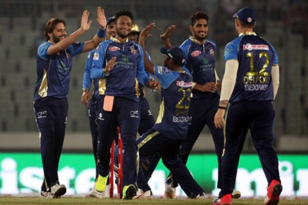 বিপিএল ক্রিকেট : রাজশাহী কিংসকে ৯৯ রানে হারিয়ে প্লে-অফ নিশ্চিত করল ঢাকা ডায়নামাইটস