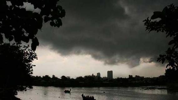 আজও দেশের কোথাও কোথাও বজ্রসহ বৃষ্টি হতে পারে।।   