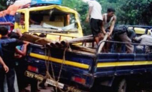 সিরাজগঞ্জের কামারখন্দে ট্রাক-পিকআপ সংঘর্ষে নিহত ২।।      