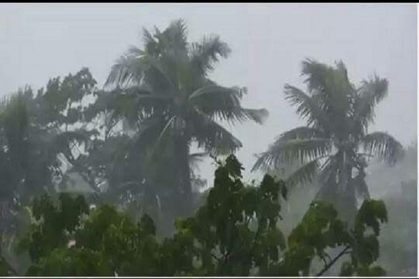আজও দেশের বিভিন্ন যায়গায় ঝড়ো হাওয়া ও বজ্রসহ শিলা বৃষ্টি হতে পারে