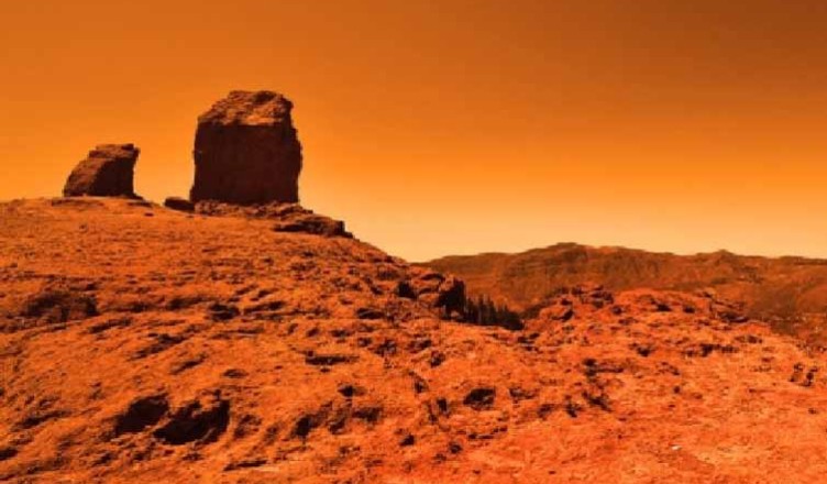 মঙ্গলকে মানুষের বাসযোগ্য করে তুলতে পরমাণু বোমা ফেলানোর পরিকল্পনা মার্কিন বিজ্ঞানীর।।   