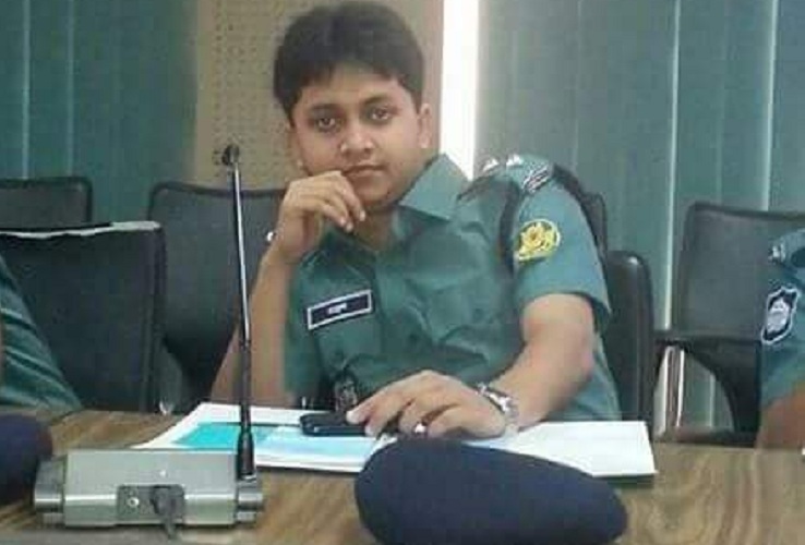 অস্ত্র ব্যবসায়ীকে ধরতে গিয়ে ডিবির সহকারী কমিশনারসহ গুলিবিদ্ধ ৩   