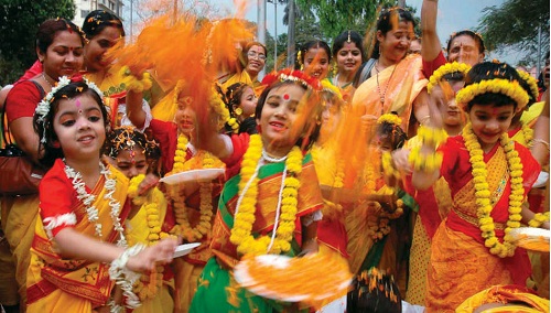 আজ দোল পূর্ণিমা।। ঘরে ঘরে হোলি উৎসব