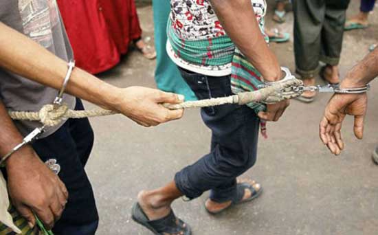 রাজধানীতে জালিয়াত-চক্রের ৫ সদস্য গ্রেপ্তার।।