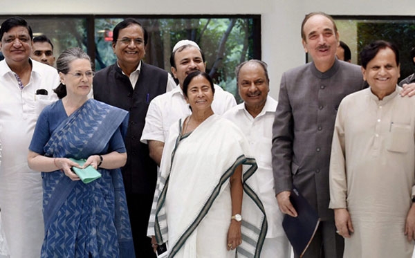 সারাভারতে মোদী বিরোধী সুর চড়াতে রাজ্যে রাজ্যে যৌথ জনসভার প্রস্তাব তৃণমুলনেত্রী মমতার