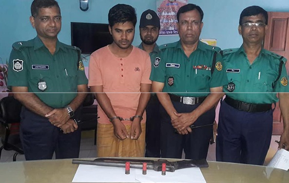 খুলনার আলোচিত শিপ্রাকুন্ডু হত্যা এবং আওয়ামী লীগ নেতা ডন হত্যাচেষ্টা মামলার আসামি লিমন অস্ত্রসহ গ্রেফতার।।