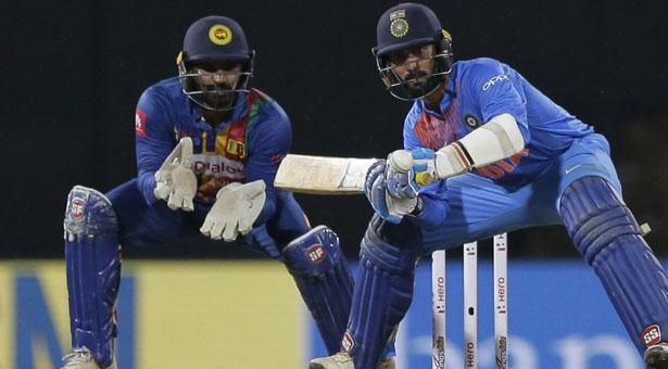 ত্রিদেশীয় টি-২০ সিরিজ ।।শ্রীলঙ্কাকে ৬ উইকেটে হারিয়ে ফাইনালের পথে ভারত   