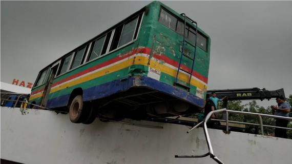 অল্পের জন্য রক্ষা পেলেন ২৬ হজযাত্রী।।   