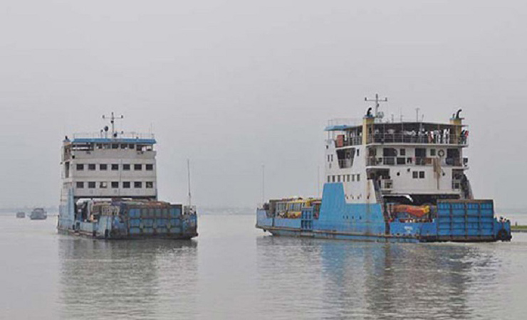 পাটুরিয়া-দৌলতদিয়া নৌরুটে পুনরায় ফেরি চলাচল শুরু।।