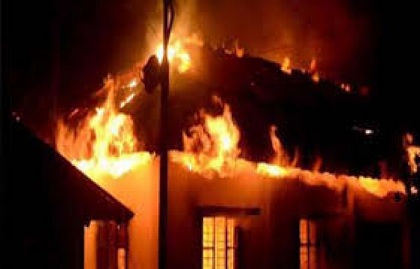 রাজধানীর ডেমরায় অগ্নিকাণ্ডে একই পরিবারের ৭ জনসহ দগ্ধ আটজন দগ্ধ