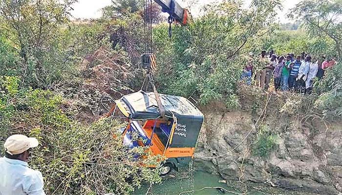 ভারতে দক্ষিণাঞ্চলীয় তেলেঙ্গানা রাজ্যে সড়ক দুর্ঘটনা নিহত ১০