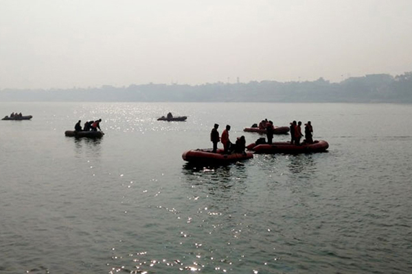 ভারতের আসামের নৌকা ডুবিতে ১০ জনের প্রাণহানি।।