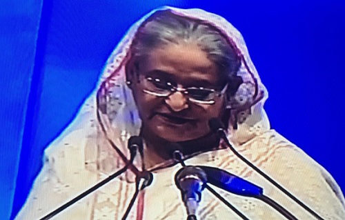রোকেয়া দিবসে মায়ের স্মৃতিচারণ করে কাঁদলেন এবং কাঁদালেন প্রধানমন্ত্রী শেখ হাসিনা.........