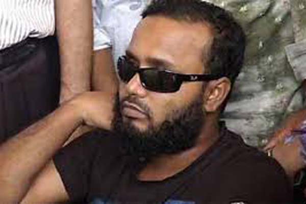 সরকারি চাকরি পেলেন পুলিশের টিয়ার শেলে দৃষ্টি হারানো আলোহীন সিদ্দিকুর।।   