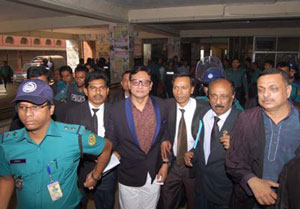 চট্টগ্রামে শাহাদাতসহ বিএনপির ৪ নেতা রিমান্ডে।।   