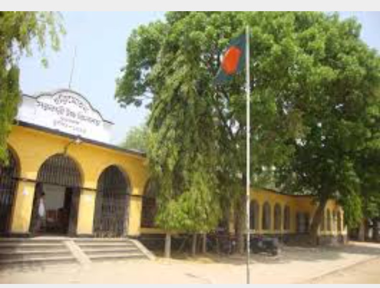চাপাইয়ের হরিমোহন স্কুল আন্ত:বিভাগীয় ক্রিকেটের ফাইনালে।।