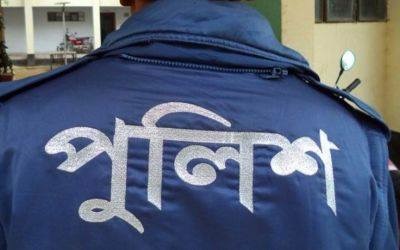 ১ কেজি সোনাসহ পুলিশের এসআই আটক ।। সমালোচনা পিছু ছাড়ছে না পুলিশের