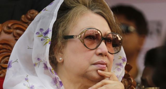 একুশের প্রথম প্রহরে শহীদ মিনারে যাচ্ছেন খালেদা ।। বিএনপির ২ দিনব্যাপি কর্মসুচি