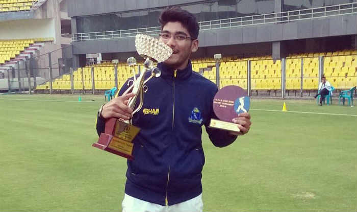 প্রথম বিভাগ ক্রিকেটে কোন রান না দিয়ে পর পর ৩ ওভারে ৬ উইকেট ঋত্বিকের ।। স্বপ্ন টিম ইন্ডিয়ার হয়ে খেলার ......