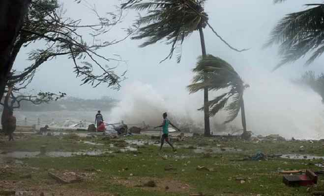 ধীরে ধীরে শক্তিশালী হচ্ছে ঘূর্ণিঝড় ‘রোয়ানু’।। আগামিকাল দুপুরের পর বাংলাদেশ উপকুল অতিক্রমের সম্ভবনা