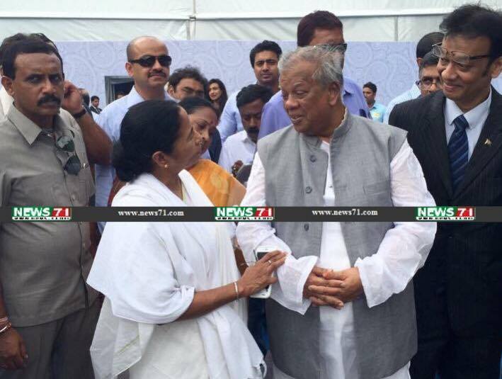প্রধানমন্ত্রী শেখ হাসিনাকে কলকাতা আসতেই হবে, আমি কলকাতায় ডেকে এনে তাকে সংবর্ধনা দিব।। শিল্পমন্ত্রী আমুকে জানালেন মুখ্যমন্ত্রী মমতা ব্যানার্জি