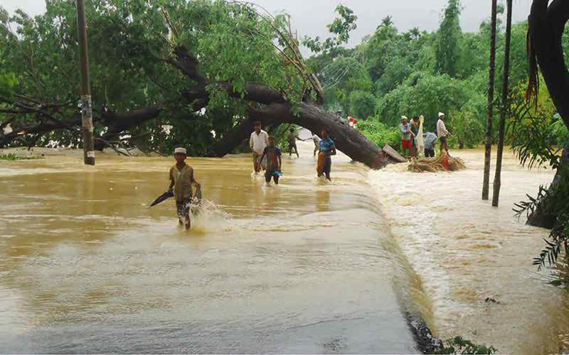 টানা বর্ষনে বান্দরবানের সঙ্গে ঢাকা-রাঙামাটির সড়ক যোগাযোগ বিচ্ছিন্ন