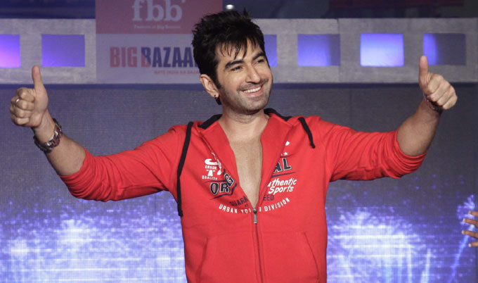 টলিউড সুপারস্টার জিৎ রূপালী পর্দার পাশাপাশি এবার ফুটবল মাঠে...