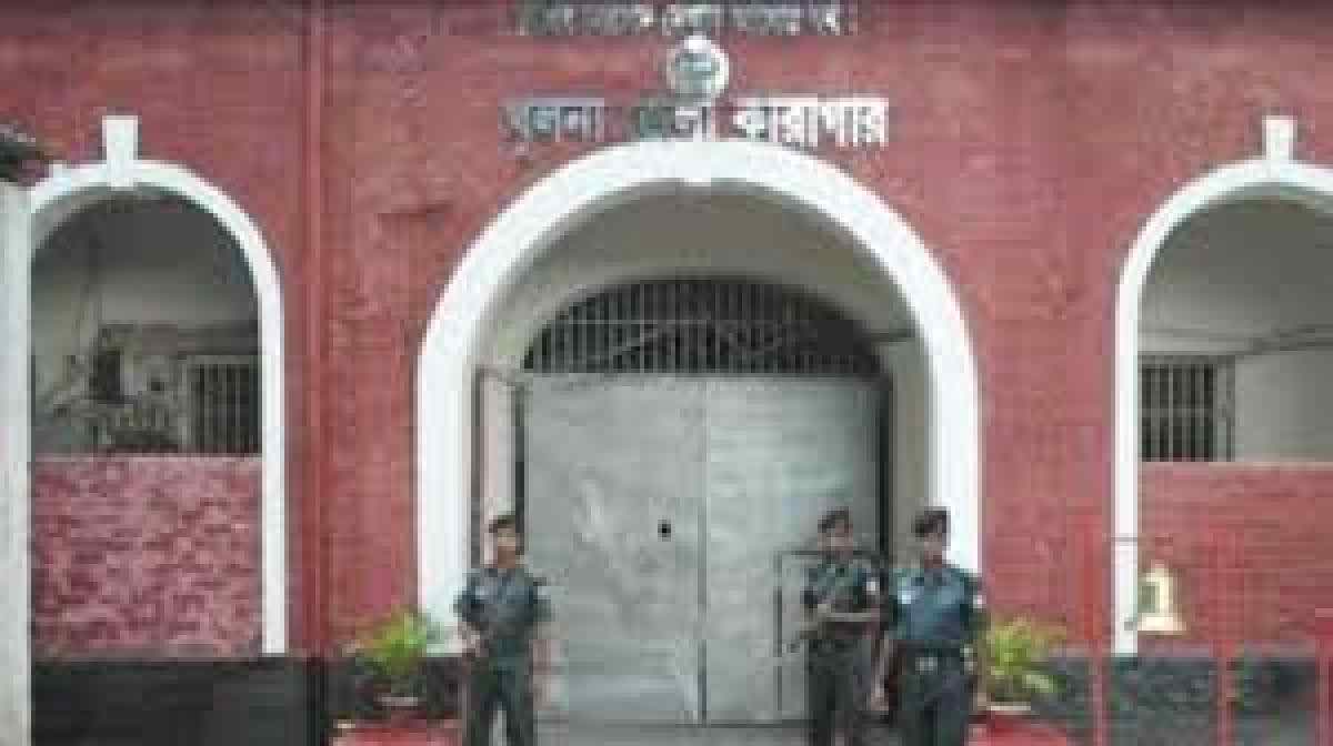 খুলনা জেলা কারাগারে ককটেল বিস্ফোরণ
